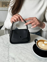 CLARA Kapaklı Mini El ve Omuz Çantası