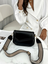 JADE Asimetrik Kapaklı Çapraz Omuz Çantası Siyah